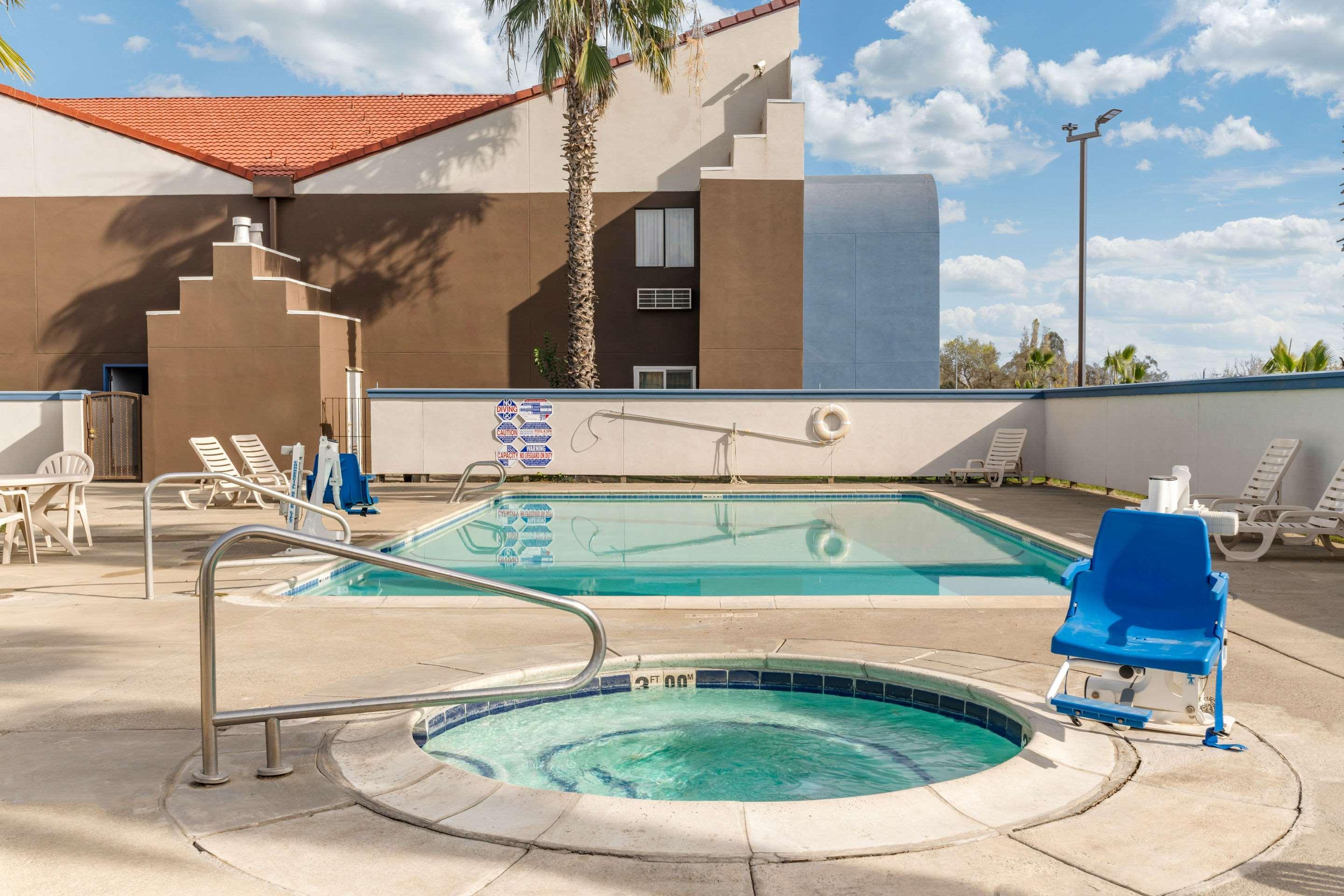 Quality Inn & Suites Vacaville Exterior foto